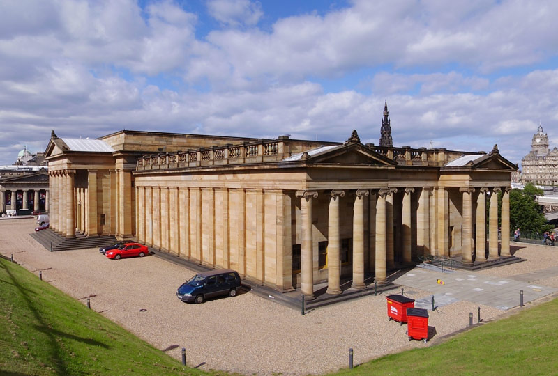 スコットランド国立美術館の外観写真